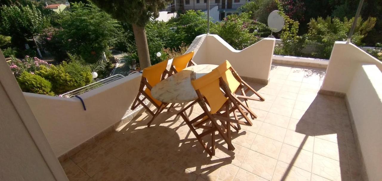 Athina Studio Apartments Kerveli Екстериор снимка