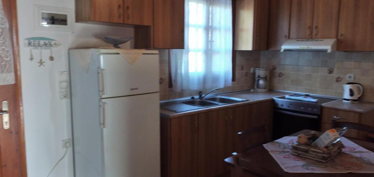 Athina Studio Apartments Kerveli Екстериор снимка