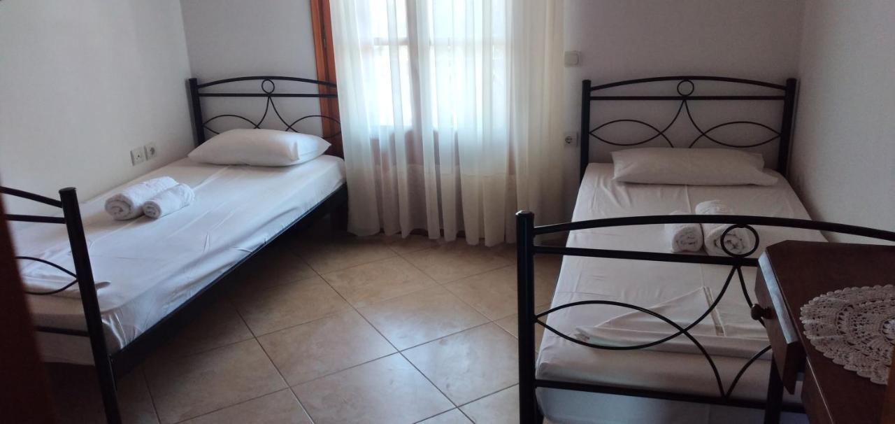 Athina Studio Apartments Kerveli Екстериор снимка