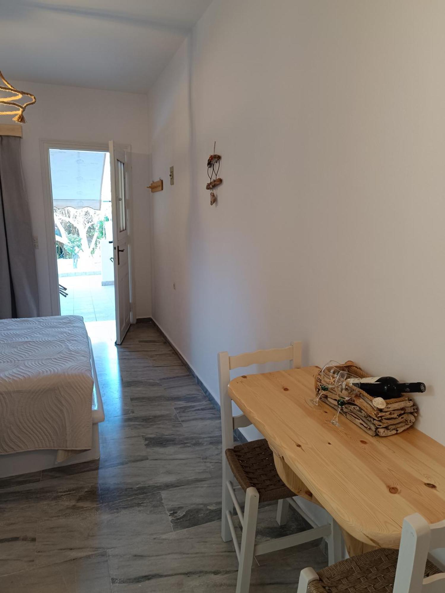 Athina Studio Apartments Kerveli Екстериор снимка