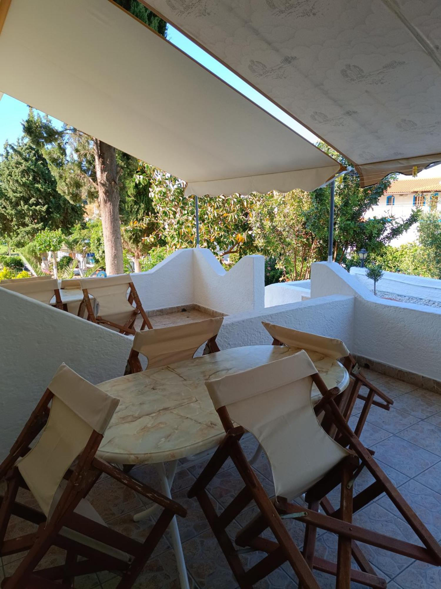 Athina Studio Apartments Kerveli Екстериор снимка
