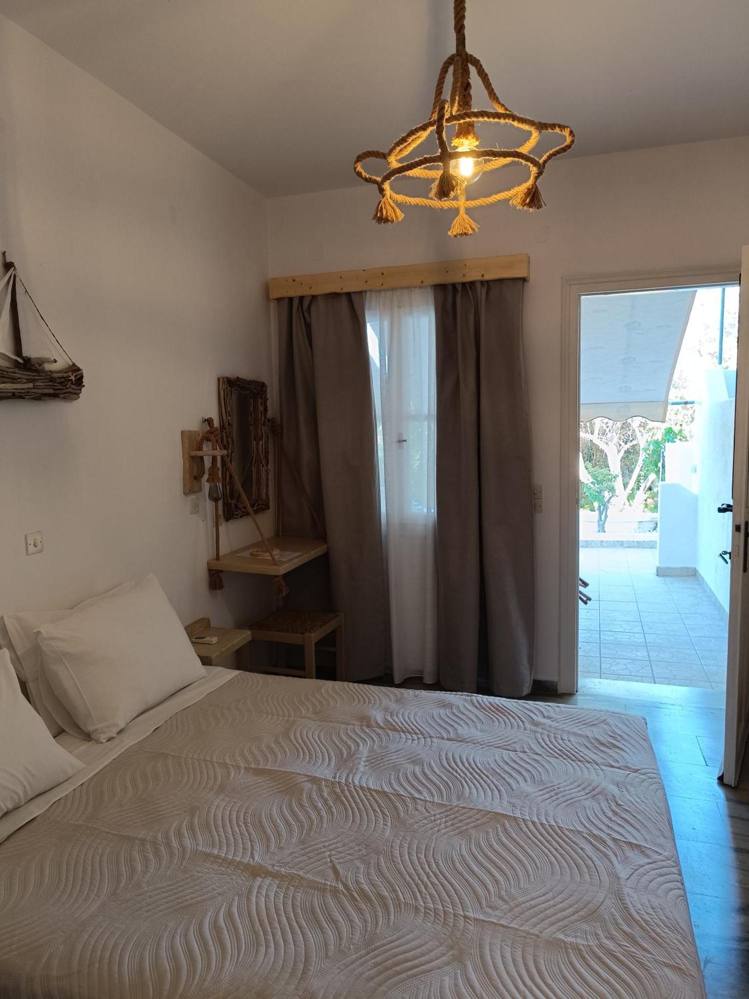 Athina Studio Apartments Kerveli Екстериор снимка