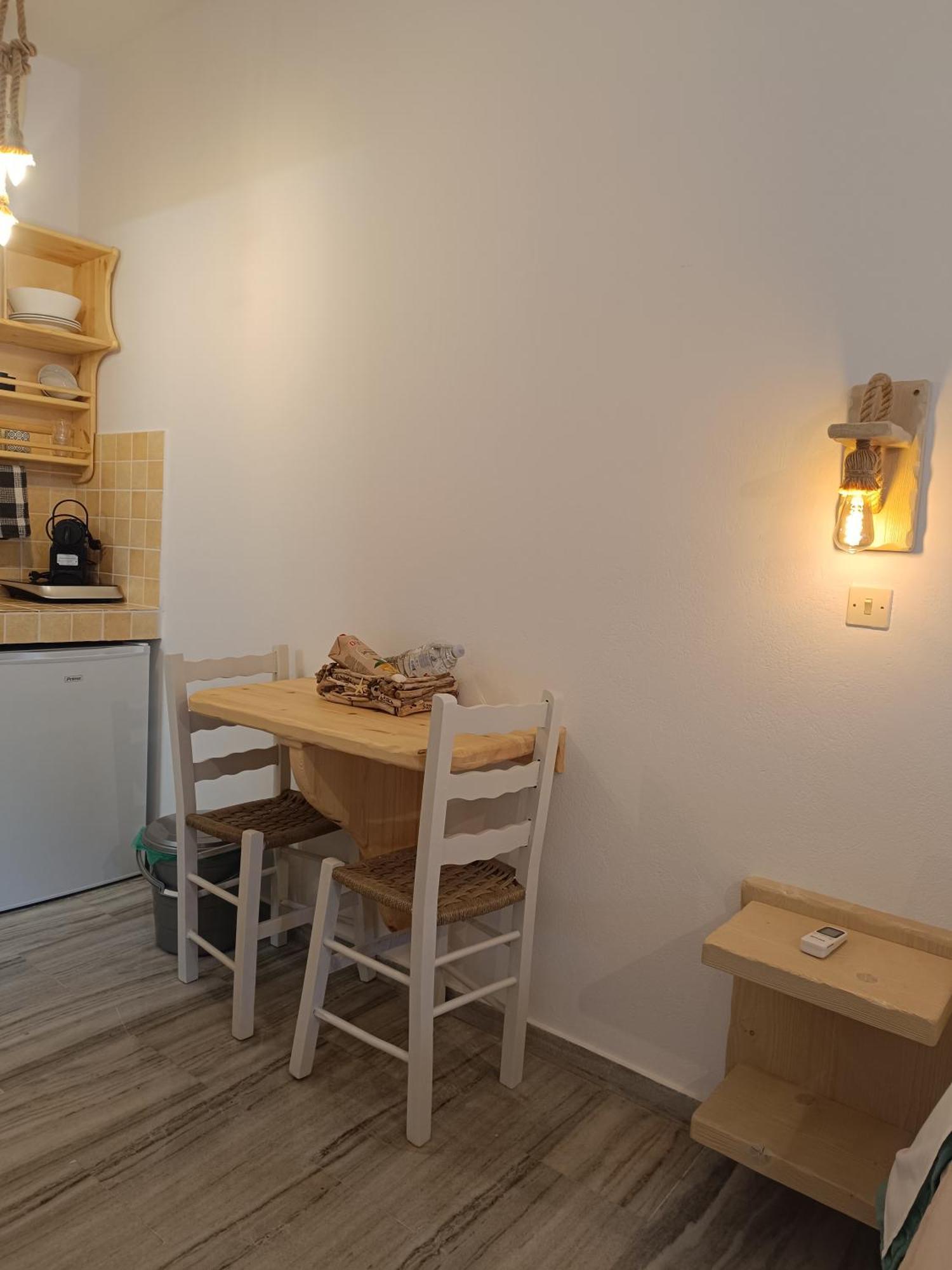 Athina Studio Apartments Kerveli Стая снимка