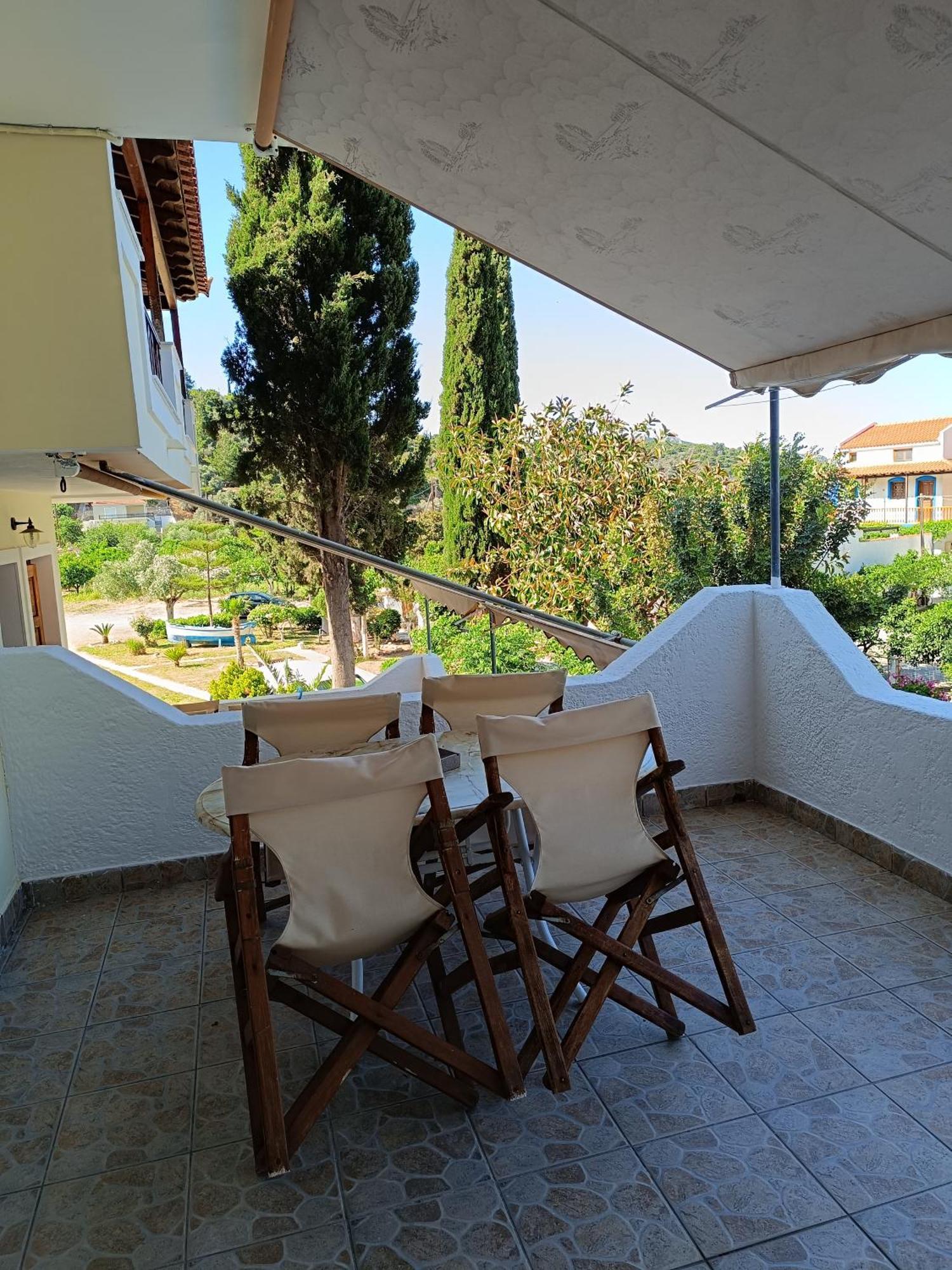 Athina Studio Apartments Kerveli Екстериор снимка